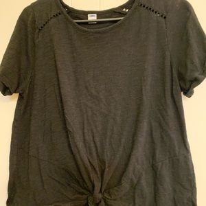 Size large black shirt